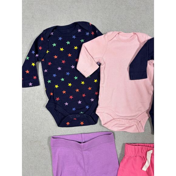 NWOT PRIMARY organic cotton Newborn baby clothing bundle bodysuits pants hat NB - Picture 5 of 6